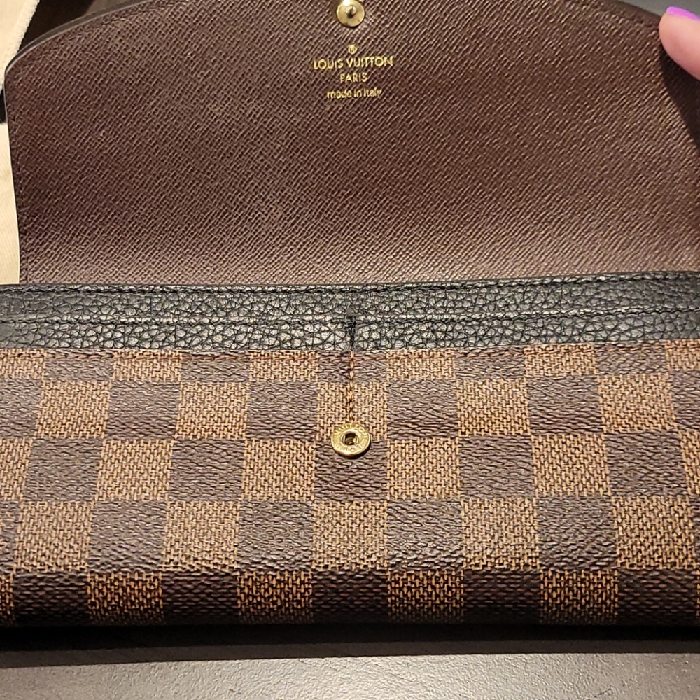 Wallet - Picture 2 of 8